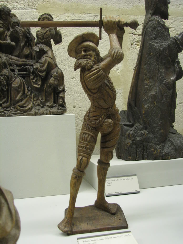 Louvre-Statue1.jpg