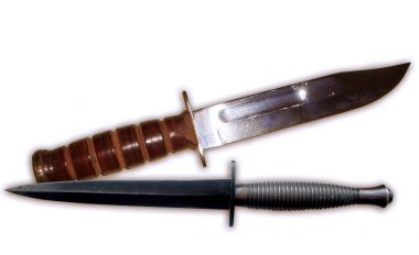 ka-bar-vs-f-s (The KA-BAR and the Fairbairn-Sykes: two fighting children of different philosophies) ka-bar-vs-f-s (The KA-BAR and the Fairbairn-Sykes: two fighting children of different philosophies)