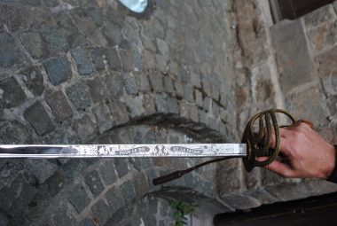 decorated blade (The use of the sword in the Great War: Faded glory or deadly efficiency?) decorated blade (The use of the sword in the Great War: Faded glory or deadly efficiency?)