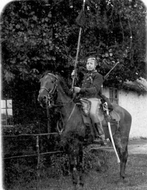 Jules Roelens Hooglegde 893 lansier in WOI (The use of the sword in the Great War: Faded glory or deadly efficiency?) Jules Roelens Hooglegde 893 lansier in WOI (The use of the sword in the Great War: Faded glory or deadly efficiency?)