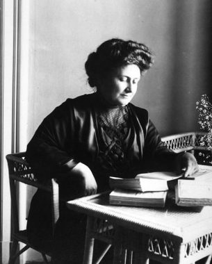 480px-Maria_Montessori1913 (HEMA Pedagogics Part 1: The Pedagogics Pioneers & The Role of a HEMA teacher)