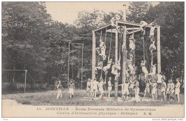 Joinville-le-pont-ecole-de-gymnastique-et-d’Escrime-14-c1910 (HEMA Pedagogics Part 1: The Pedagogics Pioneers & The Role of a HEMA teacher)
