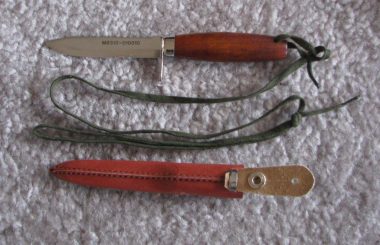 Mora-pilotkniv (Review: Mora Bushcraft Survival Knife) Mora-pilotkniv (Review: Mora Bushcraft Survival Knife)