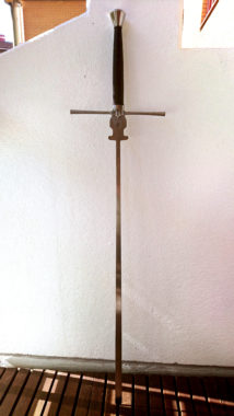 DSC_0465-red (Review: The GFFG Berbekucz Club Sword)