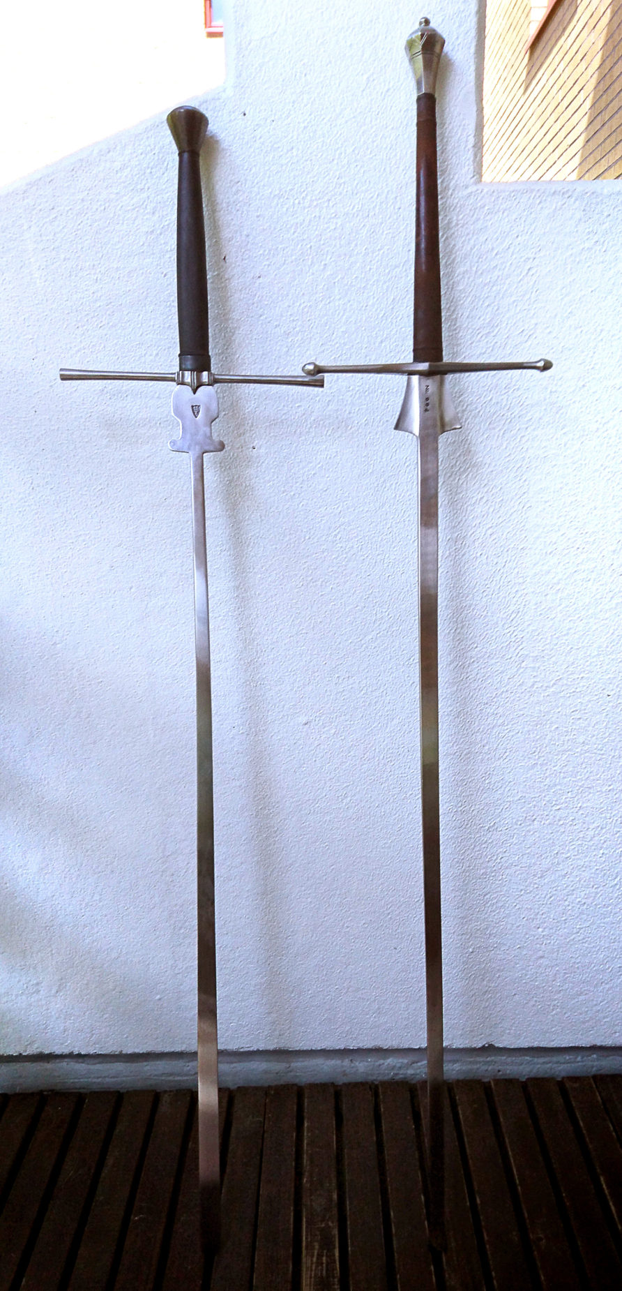 DSC_0510-red (Review: The GFFG Berbekucz Club Sword)